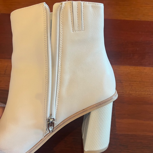 Dolce Vita Cream Ankle Boots - Picture 7 of 16